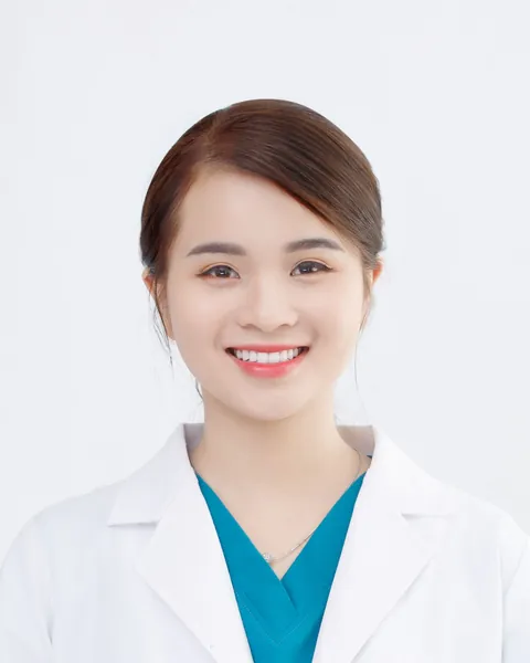 Portrait of Dr. Michelle Tan